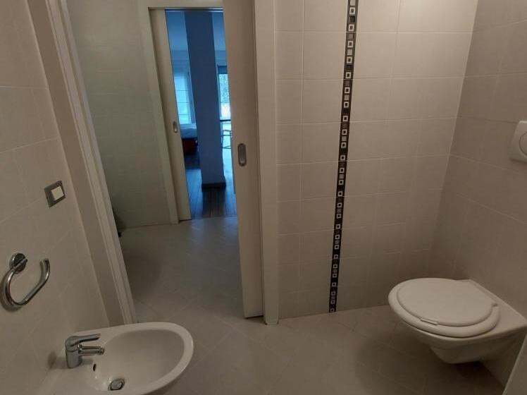 스탠다드 스튜디오, Villa Treccani Apartments