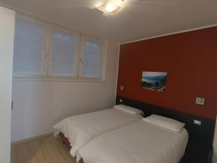 패밀리 아파트, Villa Treccani Apartments