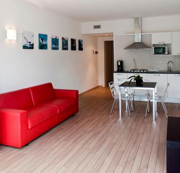 Семейные Апартаменты, Villa Treccani Apartments