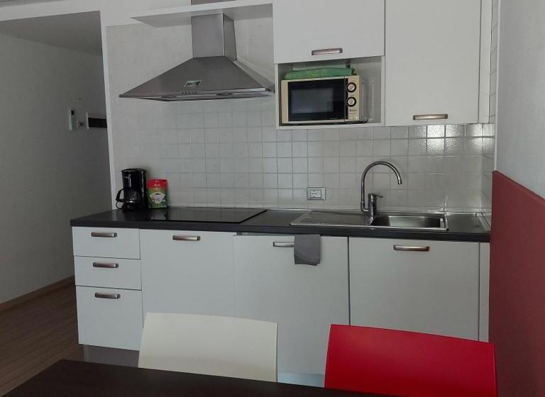 패밀리 아파트, Villa Treccani Apartments