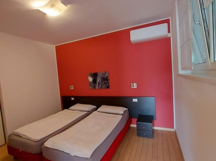 스탠다드 룸 풀장 전망, Villa Treccani Apartments