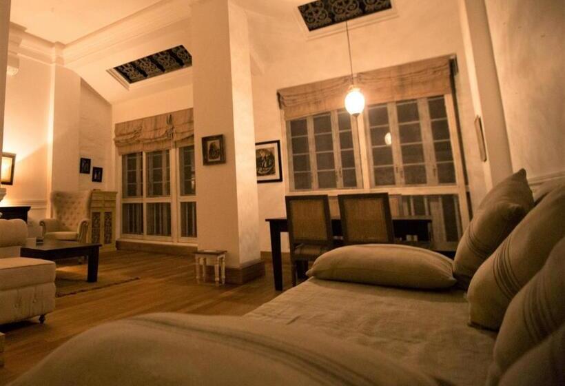 豪华套房, The Rajbari Bawali