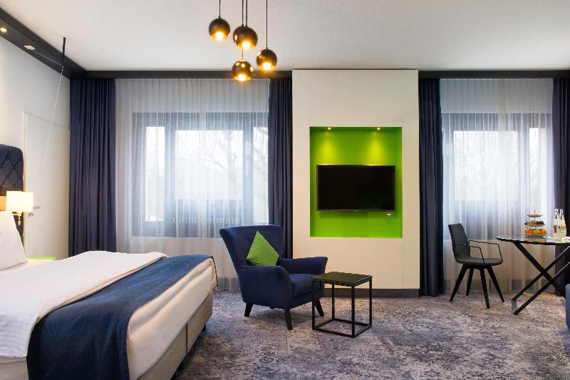 Полулюкс, Midan Hotel & Suites Al Aziziya