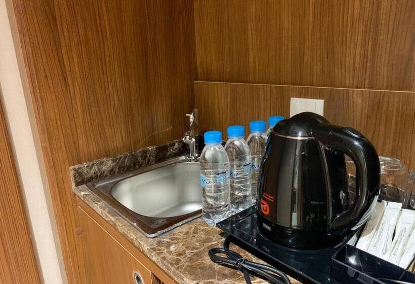 Standard Quadruple Room, Midan Hotel & Suites Al Aziziya