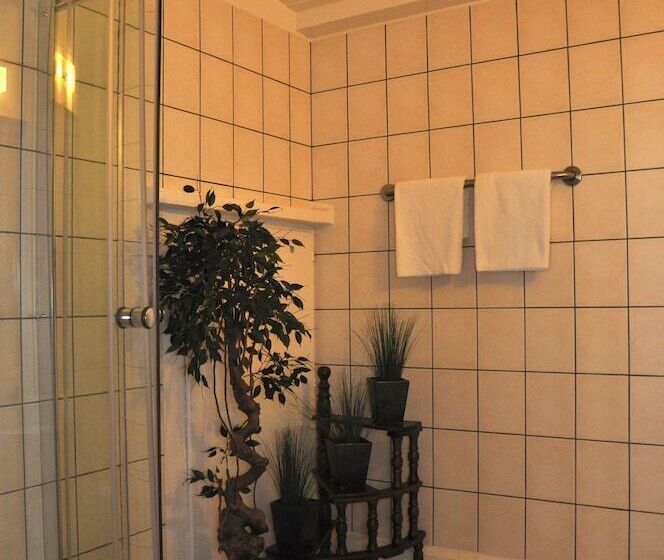 Пятиместный Стандартный Номер, Aux Chambres Du Banneret