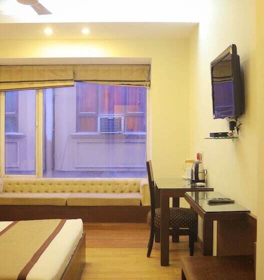 Quarto Deluxe, Haris Mg Road Gurugram