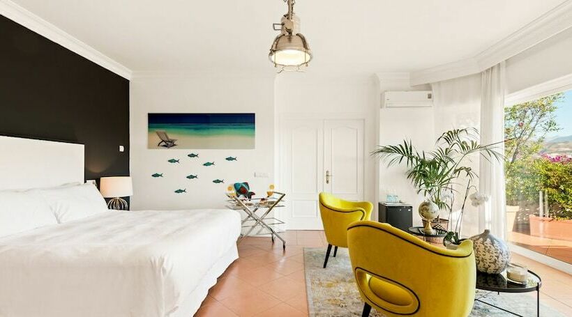 Люкс с Террасой, Molo Luxury Suites Puerto Banus