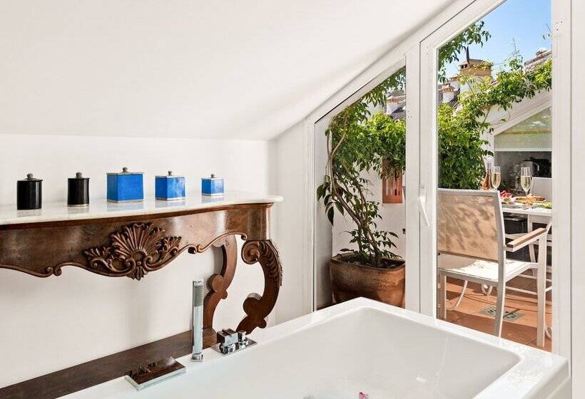 Номер Deluxe с Балконом, Molo Luxury Suites Puerto Banus