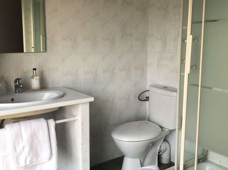 Номер Стандарт Трехместный, Hôtel Evian Express   Terminus
