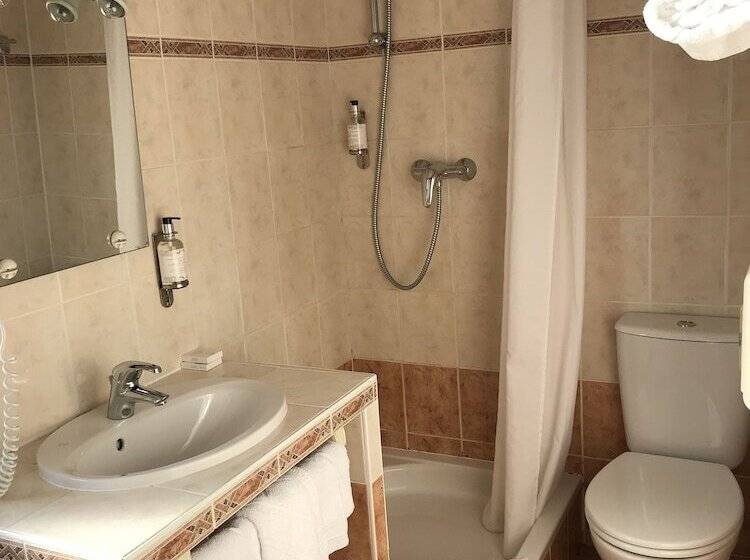 Номер Стандарт Вид на Озеро, Hôtel Evian Express   Terminus