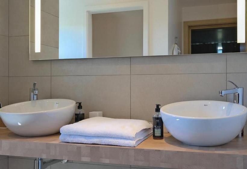 Номер Deluxe с Балконом, Villa Lascaux, Maison D Hôtes