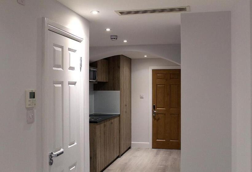 Suite with Hot Tub, 1 Craven Hill Gardens