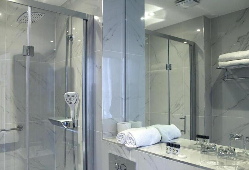 Standard Room, 1 Craven Hill Gardens