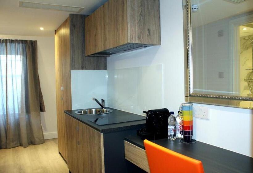 Family Suite, 1 Craven Hill Gardens