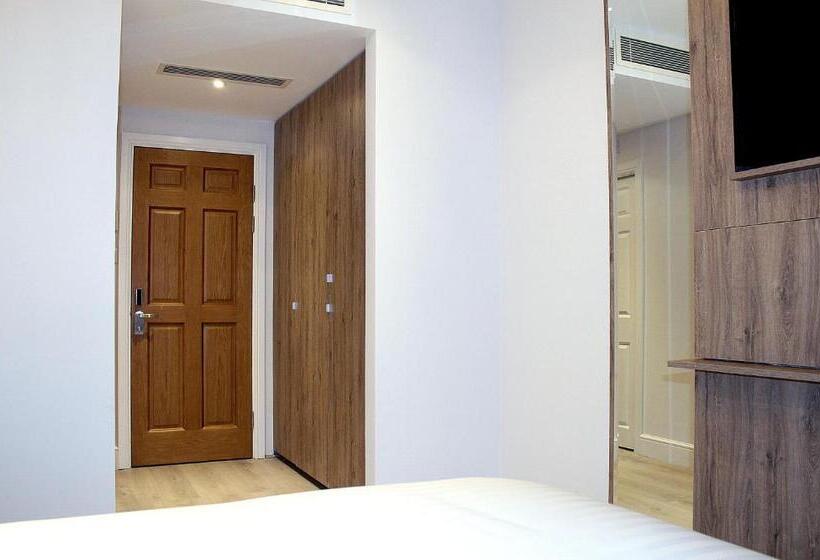 Standard Studio, 1 Craven Hill Gardens