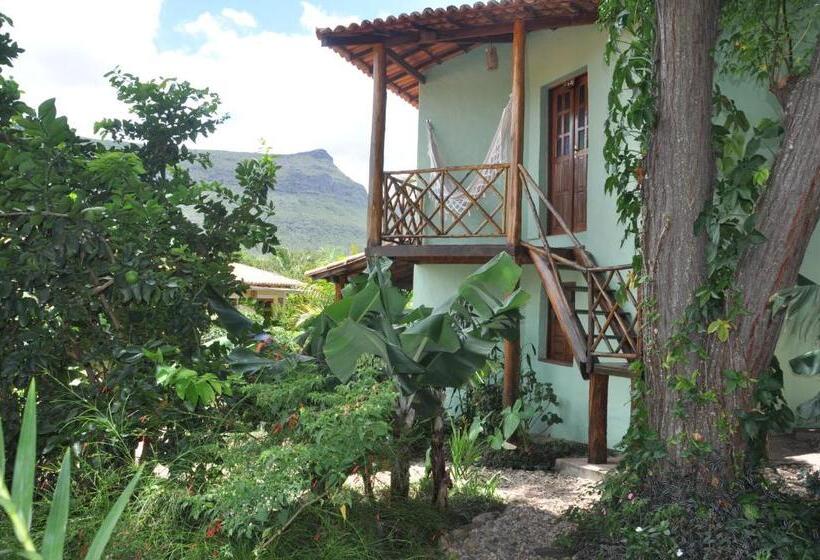 Трехместный Номер Стандарт с Балконом, Pousada E Hostel Pé No Mato