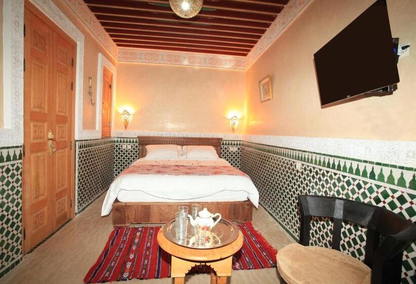 اتاق سوپریور با تخت بزرگ, Riad Moulay