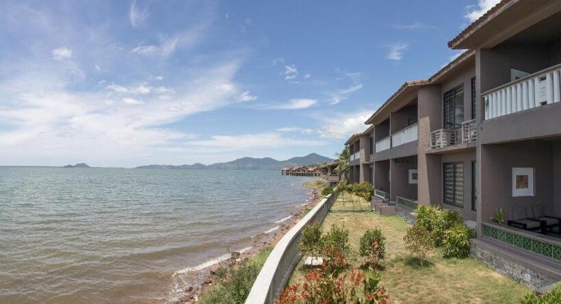 اتاق لوکس با چشم‌انداز دریاچه, Vedana Lagoon Resort & Spa