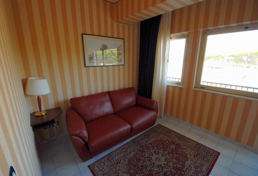 Люкс, Grand Hotel L Approdo