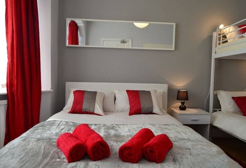 Quarto Quádruplo Standard, Old Trafford Guest House