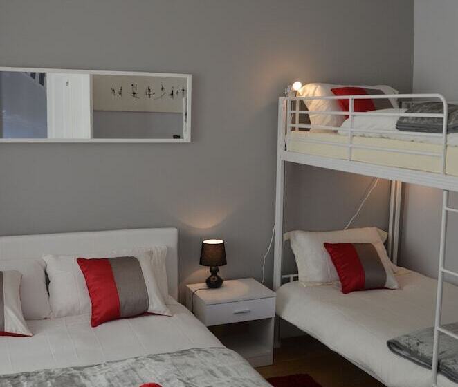 Standard 4 Pers. Værelse, Old Trafford Guest House