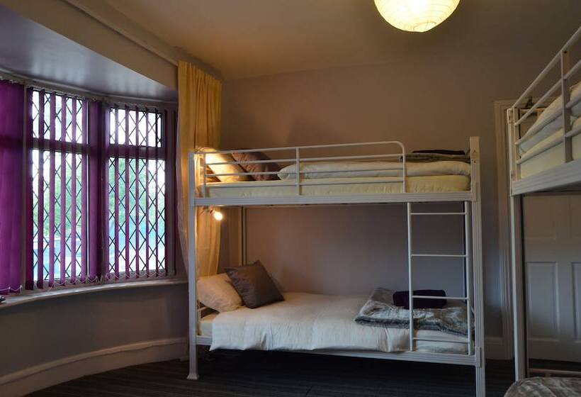 Standard 4 Pers. Værelse, Old Trafford Guest House