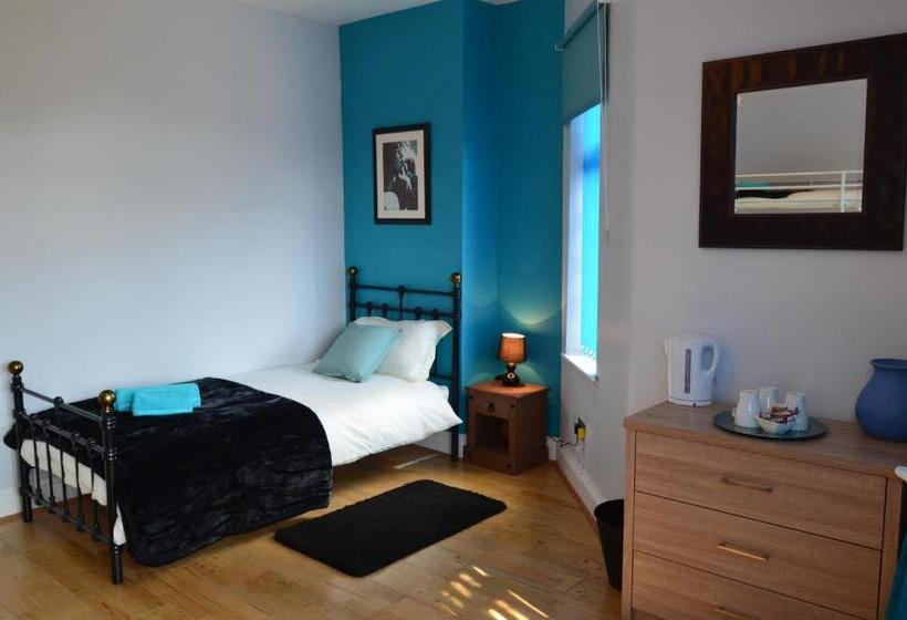 Comfort 3 Pers. Værelse, Old Trafford Guest House