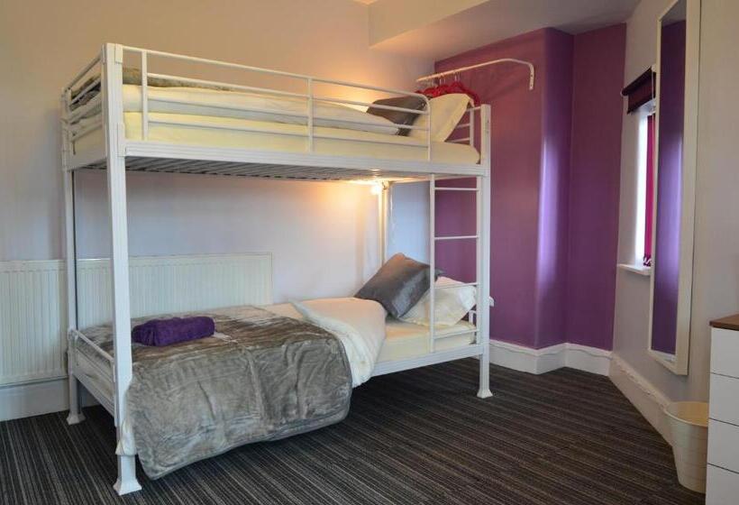 Quarto Quádruplo Standard, Old Trafford Guest House