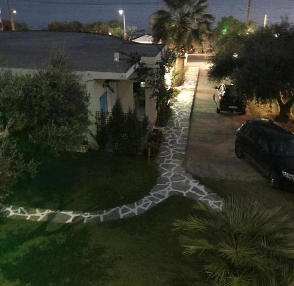Номер Стандарт Вид на Сад, Vrachos Holidays
