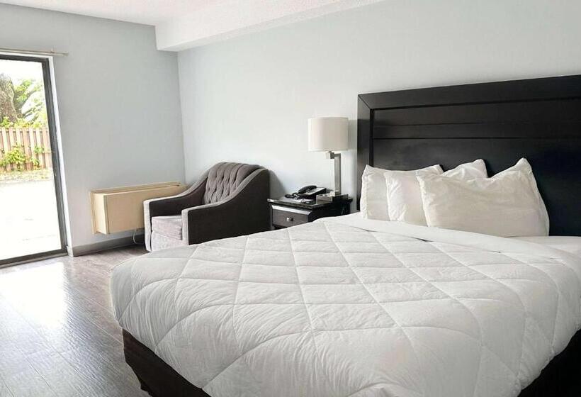 Люкс Кровать Кинг, Travelodge By Wyndham Welland