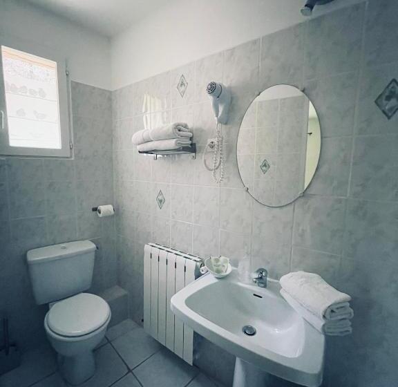 Номер Стандарт, Hôtel Le Moulin D'olt