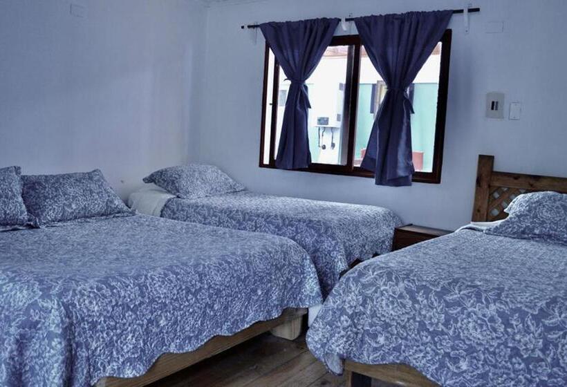 Номер Стандарт Трехместный, Hostal Michel
