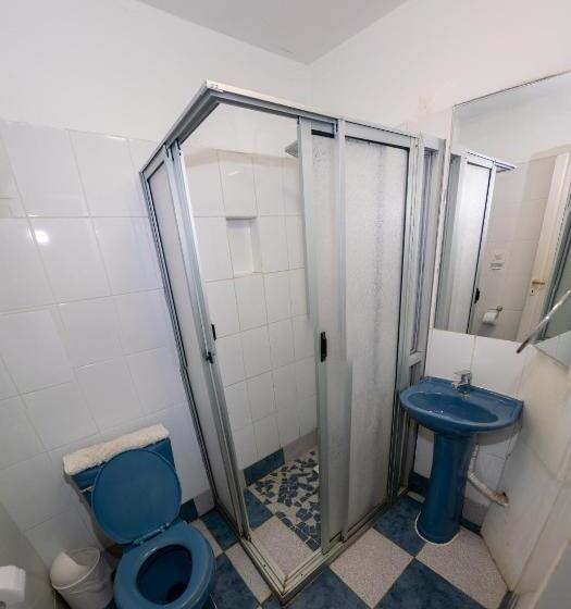 Четырехместный Номер Стандарт, Hostal Michel