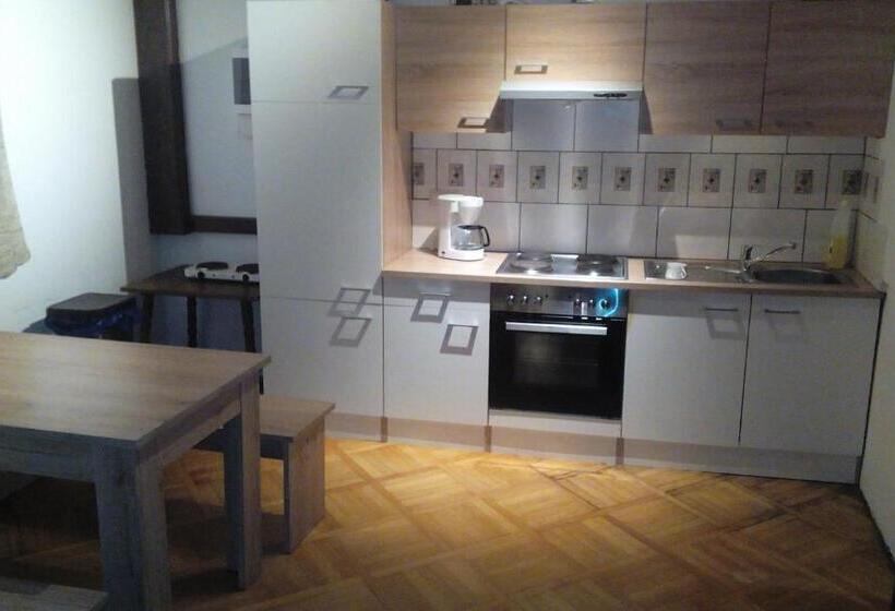 スタンダード４人部屋, Gasthof Zum Nibelungenbauer