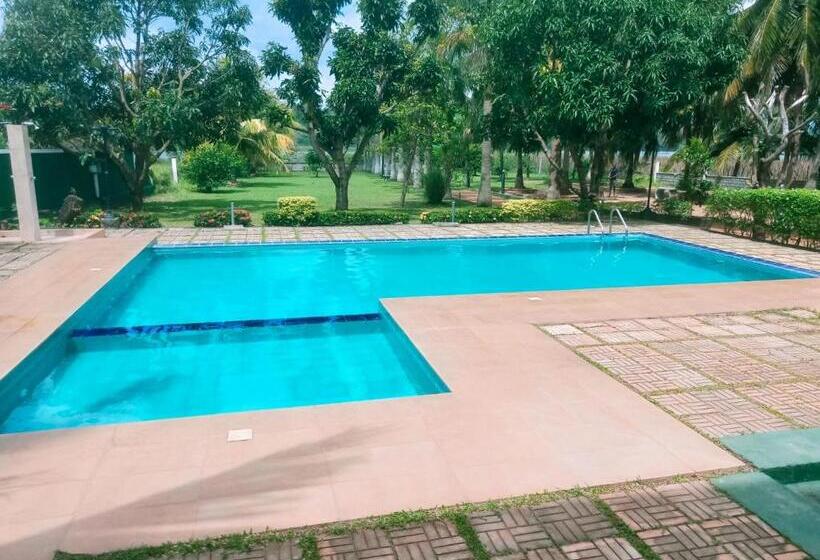 Трехместный Номер Deluxe, Nilambara Lake View