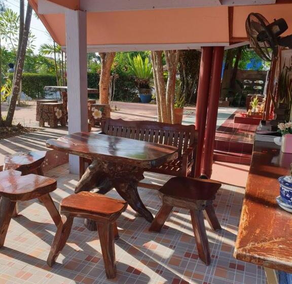 Номер Стандарт Трехместный, Haad Somboon House