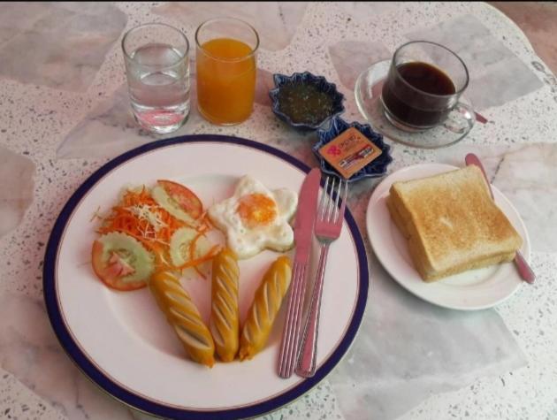 スタンダードトリプルルーム, Haad Somboon House