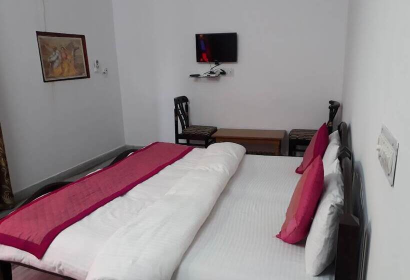 اتاق لوکس, Green Haveli   A Heritage And Hill View Hotel , Pushkar