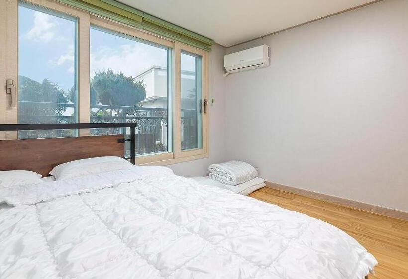 استودیوی استاندارد, Jeju Jang Sugot Pension
