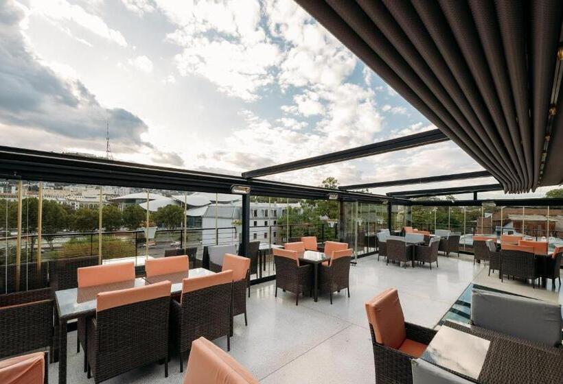 اتاق استاندارد با چشم‌انداز شهر, Atrium Boutique