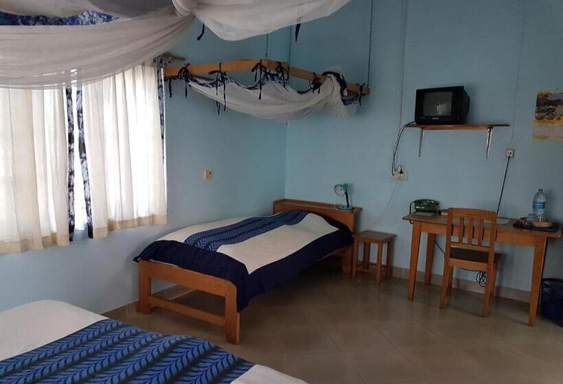 Трехместный Номер Базовый, Ifisi Community Centre
