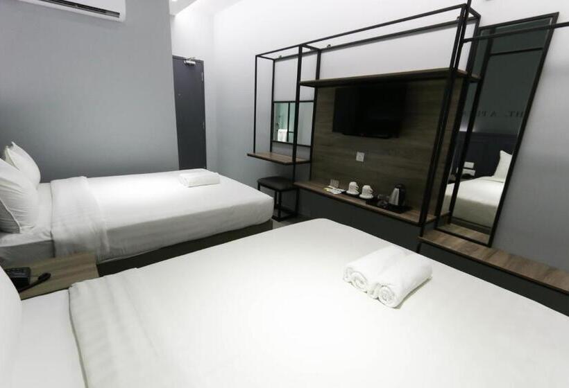 اتاق لوکس خانوادگی, 99 Sri Petaling
