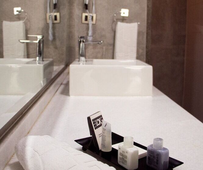 سوییت لوکس, Huper Hotel Boutique