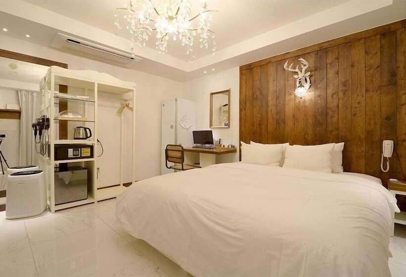 Номер Deluxe, February Hotel Busan Gangseo Annex Building