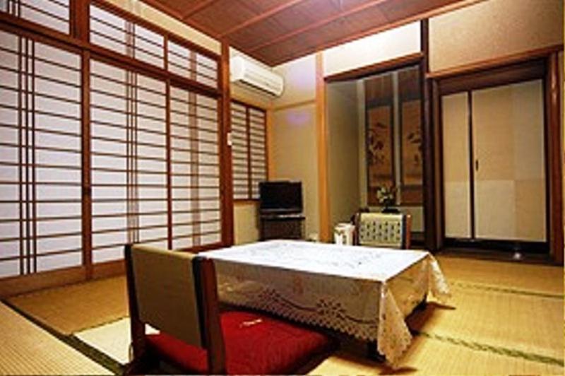 اتاق استاندارد با سرویس بهداشتی مشترک, Ougiya Ryokan