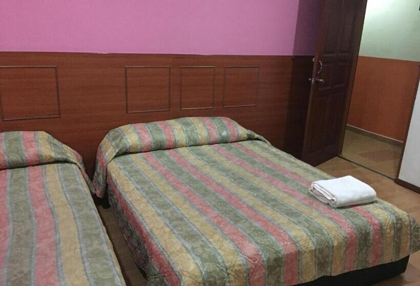 اتاق استاندارد چهار تخته, Golden Night Hotel Cameron Highlands
