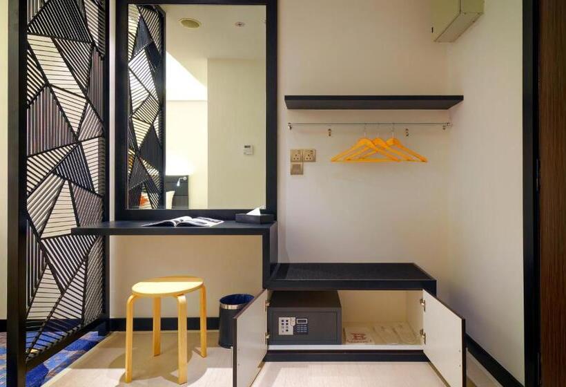 Люкс, Bespoke Hotel Puchong
