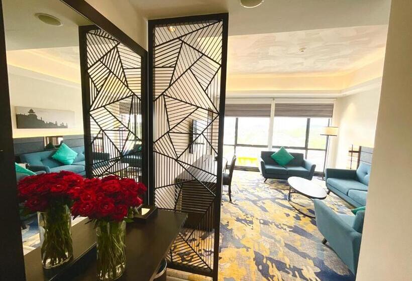 Люкс, Bespoke Hotel Puchong