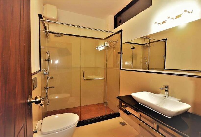 带大床的高级房间, Lakerose Wayanad Resort
