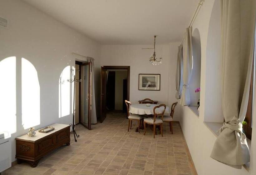 سوییت جونیور با چشم‌انداز دریا, Torre Della Loggia   Dimora Storica   Ortona
